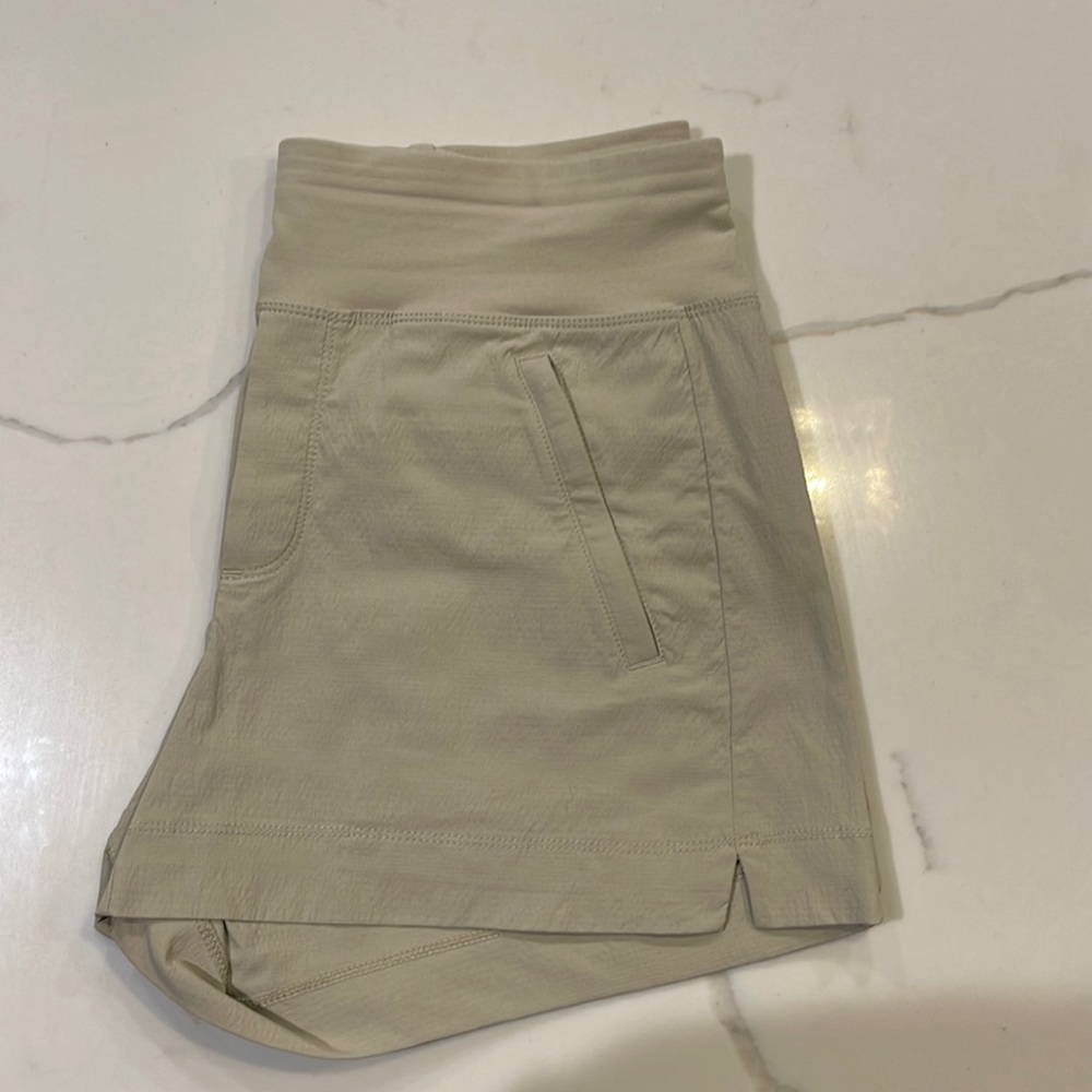 Athleta Trekkie Short